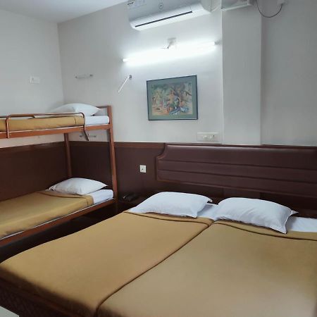 Kochi Hotel Maple Regency מראה חיצוני תמונה