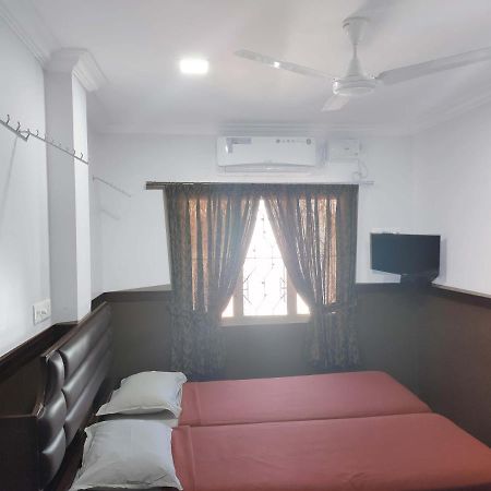Kochi Hotel Maple Regency מראה חיצוני תמונה