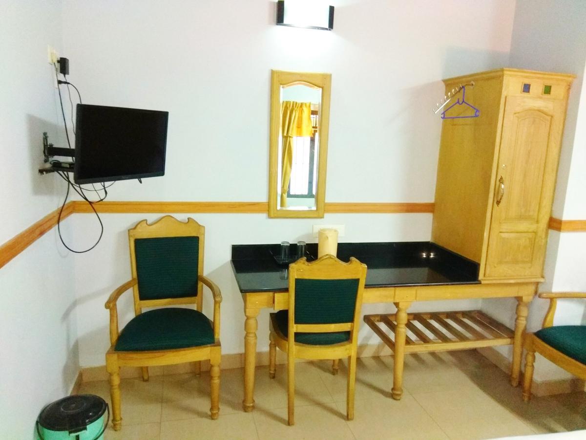 Kochi Hotel Maple Regency מראה חיצוני תמונה