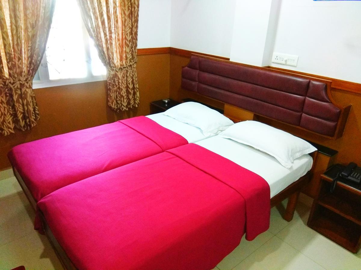 Kochi Hotel Maple Regency מראה חיצוני תמונה