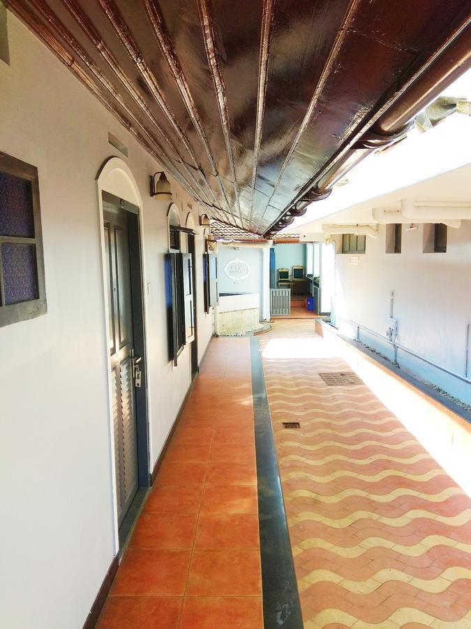 Kochi Hotel Maple Regency מראה חיצוני תמונה