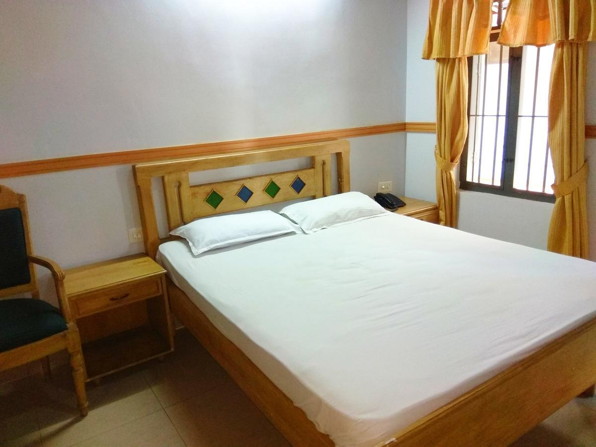 Kochi Hotel Maple Regency מראה חיצוני תמונה