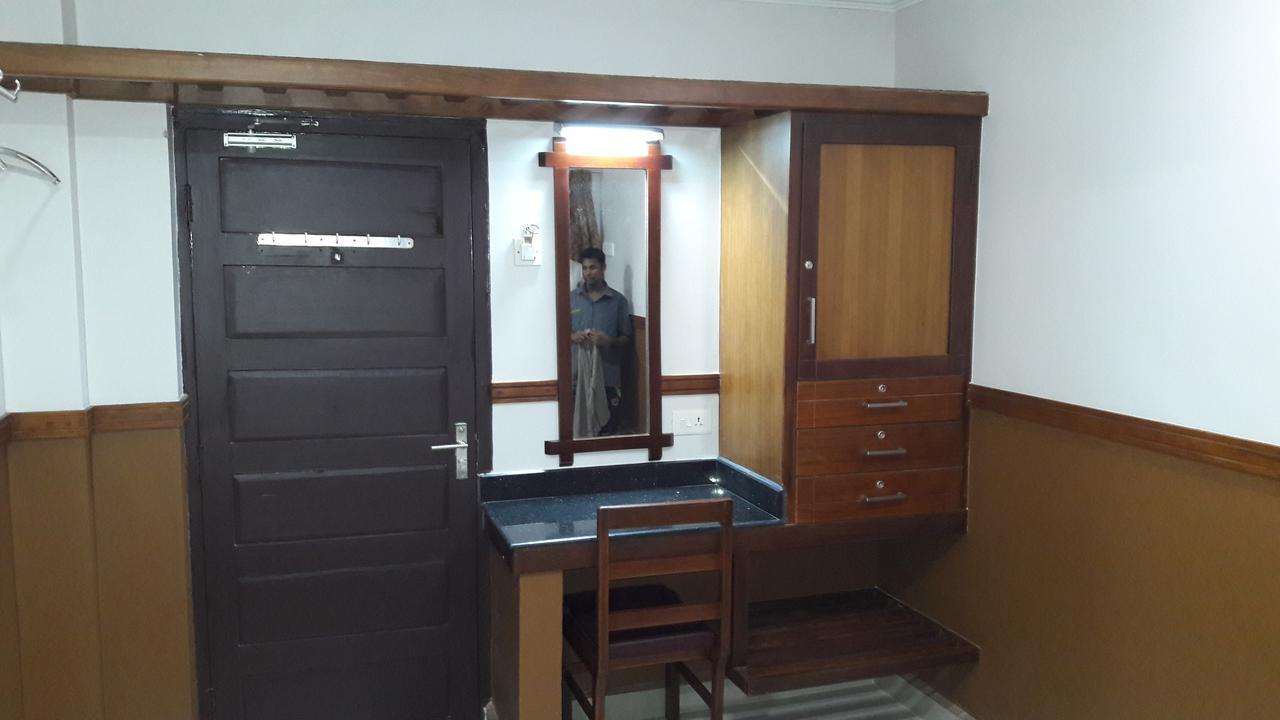 Kochi Hotel Maple Regency מראה חיצוני תמונה