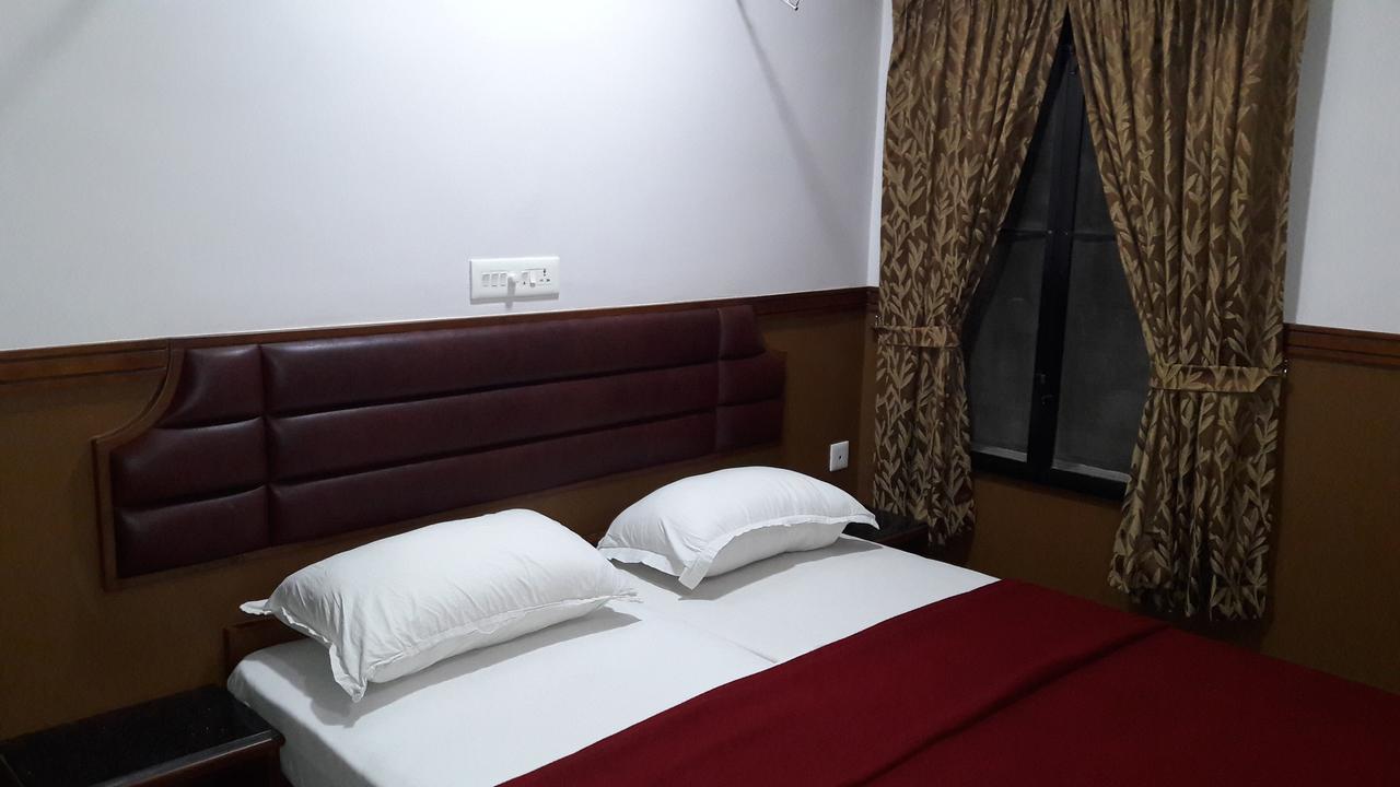 Kochi Hotel Maple Regency מראה חיצוני תמונה