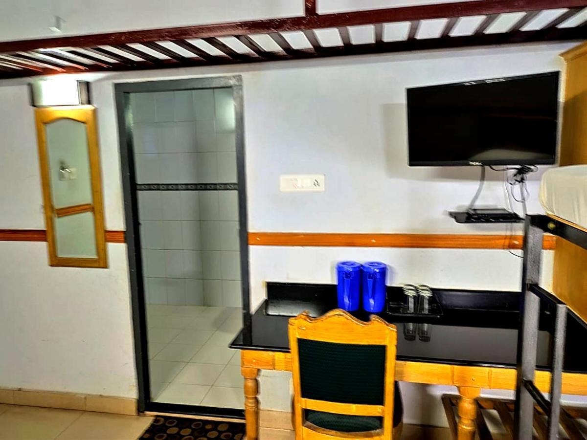 Kochi Hotel Maple Regency מראה חיצוני תמונה