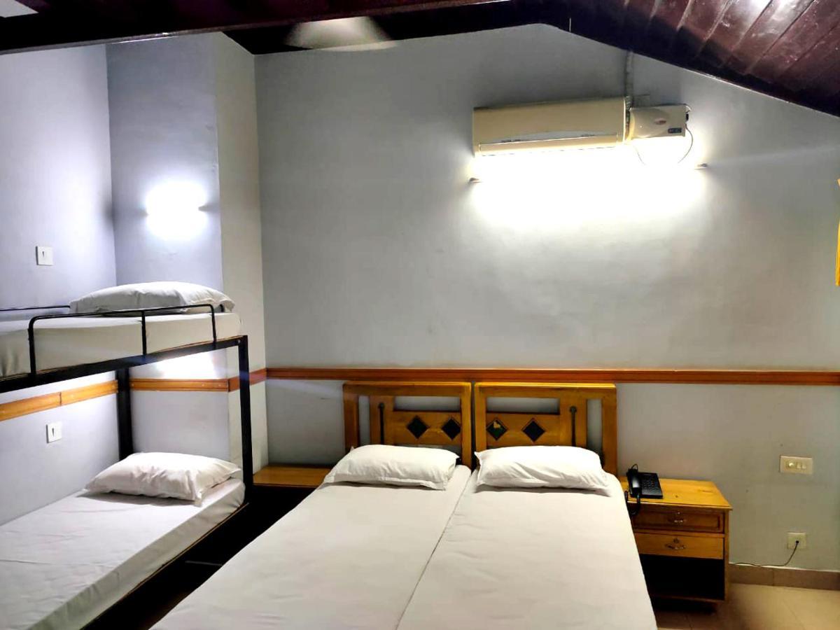 Kochi Hotel Maple Regency מראה חיצוני תמונה