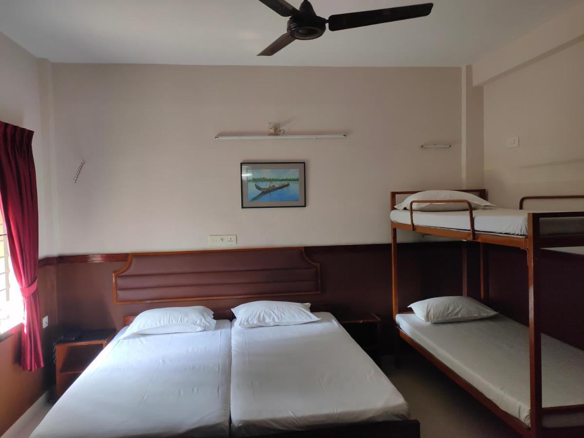 Kochi Hotel Maple Regency מראה חיצוני תמונה