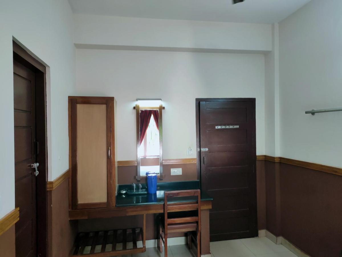Kochi Hotel Maple Regency מראה חיצוני תמונה