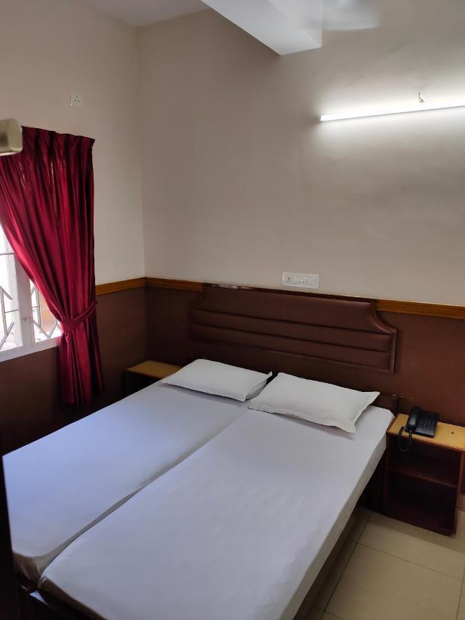 Kochi Hotel Maple Regency מראה חיצוני תמונה